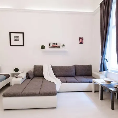 Close To The Riverside * Budapest