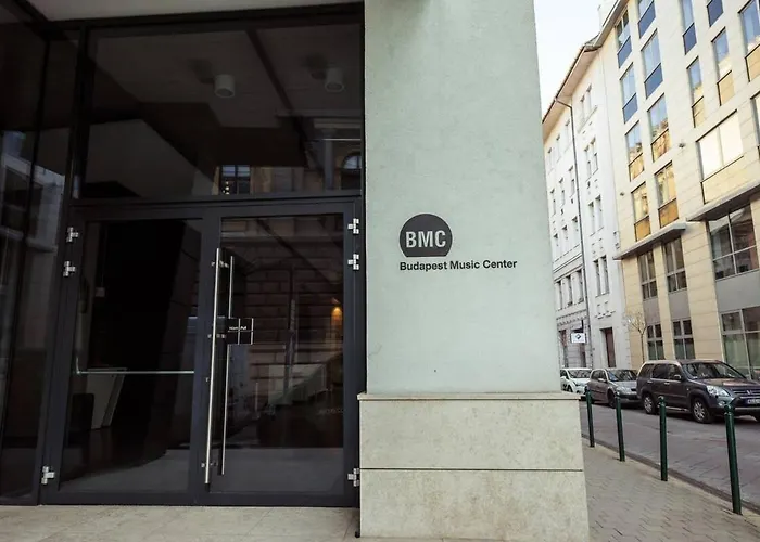 Close To The Riverside * Budapest