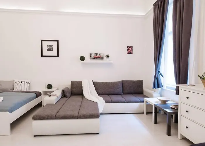 Close To The Riverside * Budapest